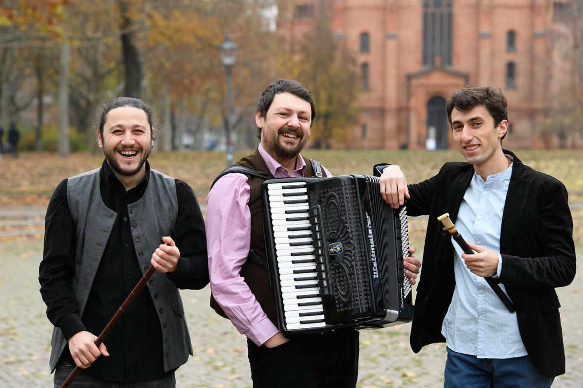 Խաղաղութեան ձօնուած երեք շունչ՝ «Ա.Կ.Ա.» եռեակը